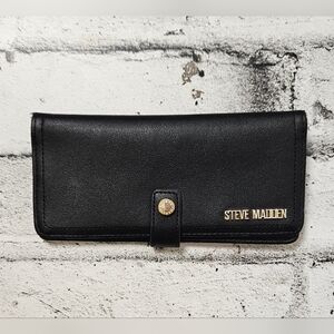 Steve Madden Black Faux Leather Slim Wallet Clutch – 7.5”x3.5”